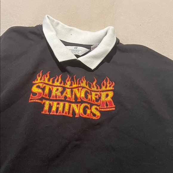 H&M Black Crewneck Sweater with Bold Graphic - Picture 2 of 2